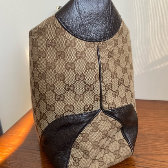 Large GUCCI GG Canvas Shoulder Bag - Picture 13 of 16